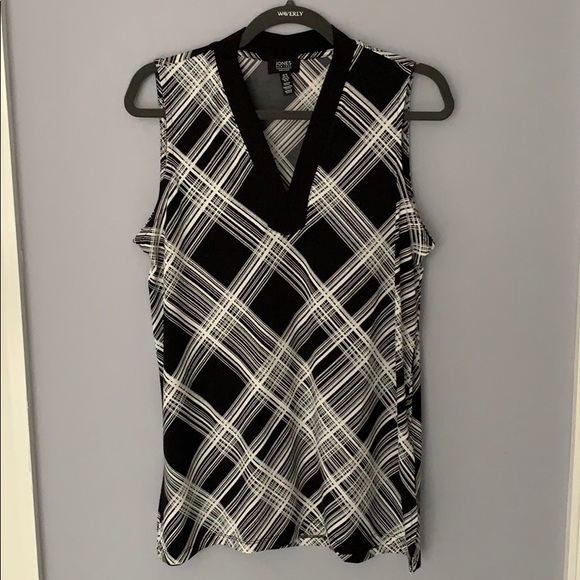Jones New York Tops - Jones NY Signature black & white long tank